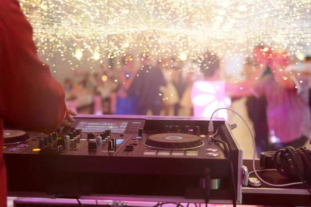 Prestation DJ anniversaire & soirée privée - Forfait Prestige VIP